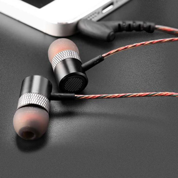 Pozlacený 3,5mm jack konnektor - sluchátka do uší s tlustým kabelem.